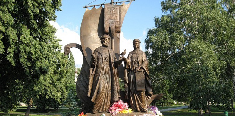 памятник Петра и Февронии