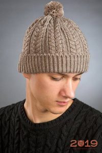 Теплая мужская шапка