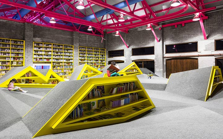 Необычный формат библиотеки в Монтерее