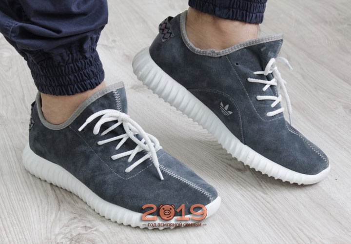Модные замшевые кроссовки для мужчин на 2019 год