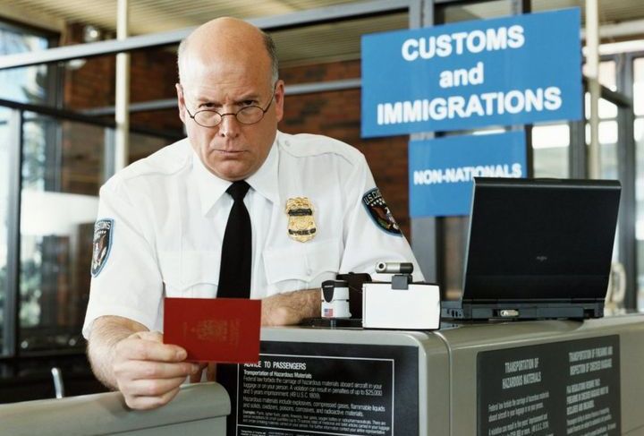 Прохождение паспортного контроля